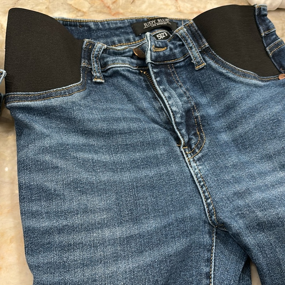 Judy blue Los Angeles maternity skinny fit jeans